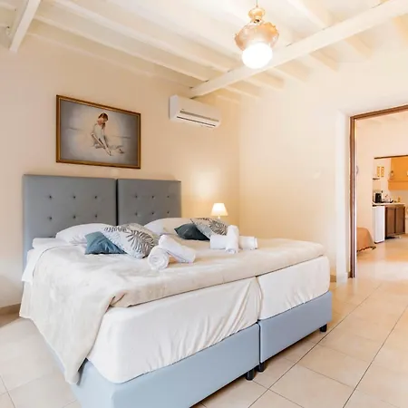 Apart-hotel Kristina's 3*