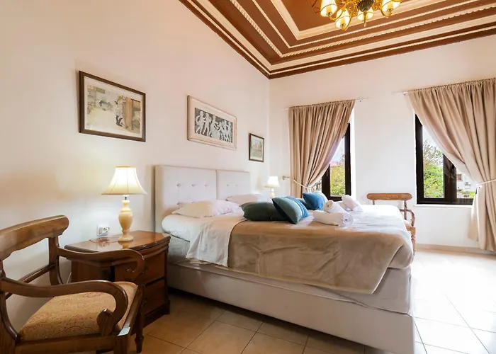 Kristina's Apart-hotel 3*