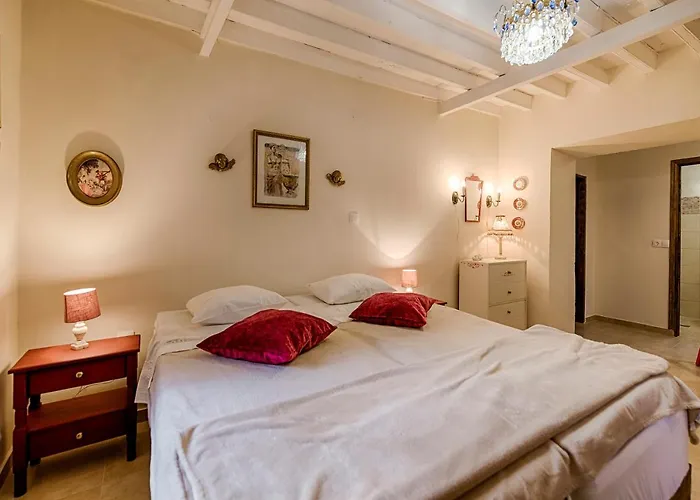 Hotel de apartamente Kristina's 3*