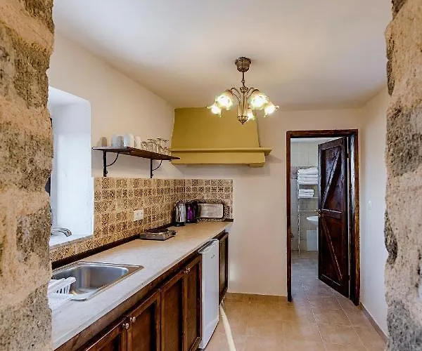 Kristina's Apartahotel